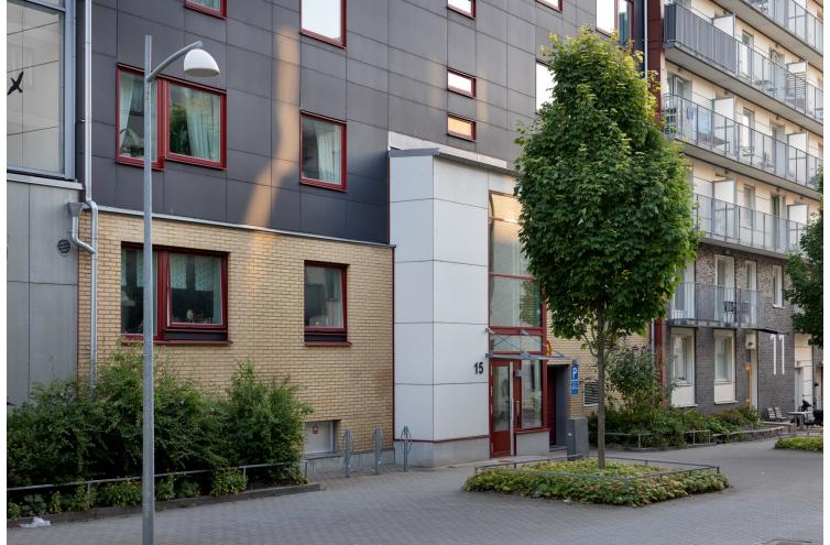 Visar fastigheten med adressen Rundbäcksgatan 15 i Göteborg 