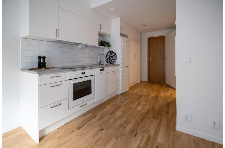 1 rok, 25 kvm - hall-kök